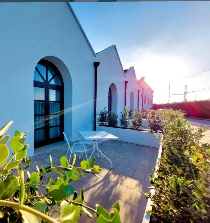 Hotel Saraceno Al Faro ตารันโต ภายนอก รูปภาพ