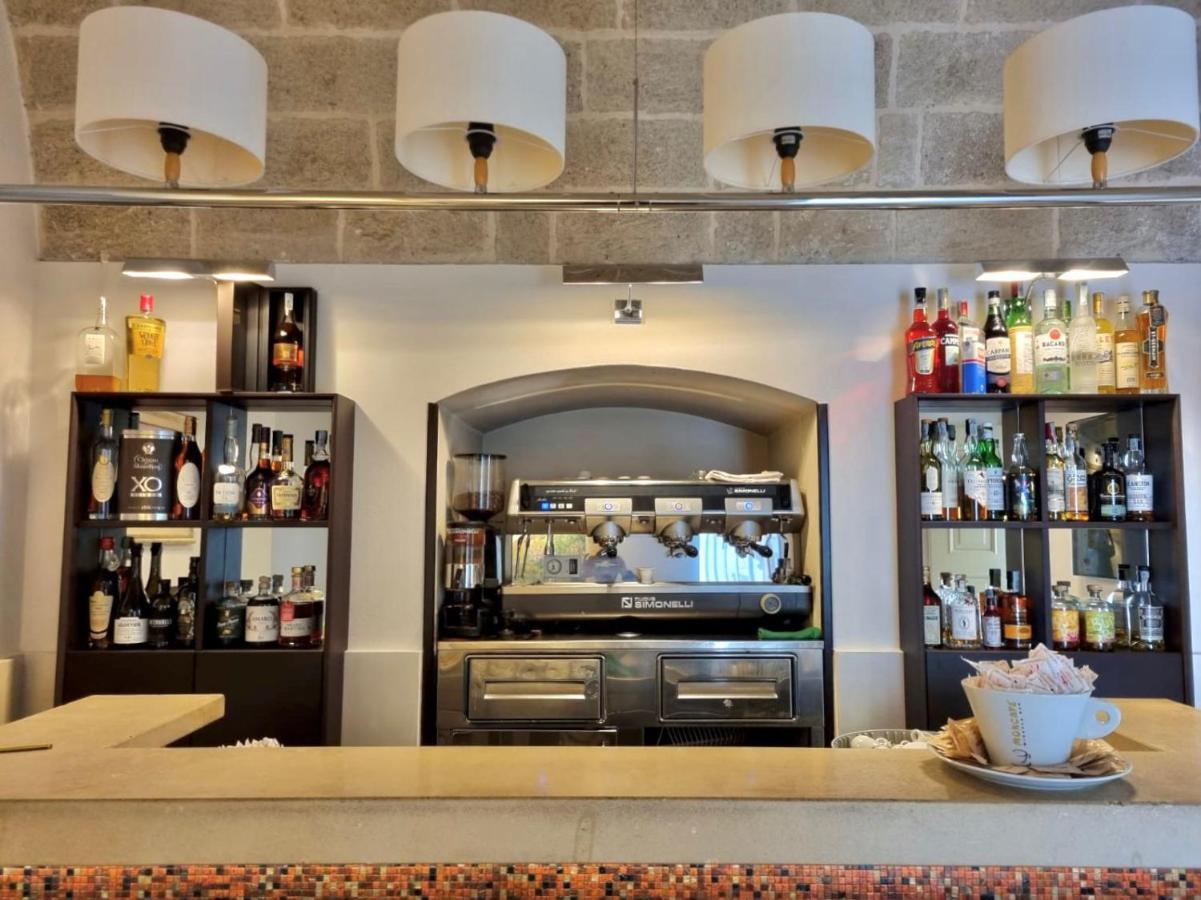 Hotel Saraceno Al Faro ตารันโต ภายนอก รูปภาพ