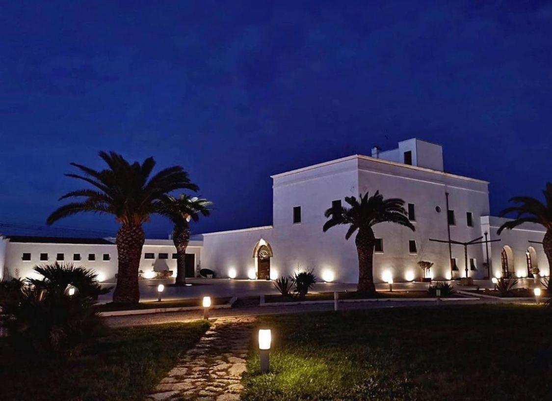 Hotel Saraceno Al Faro ตารันโต ภายนอก รูปภาพ