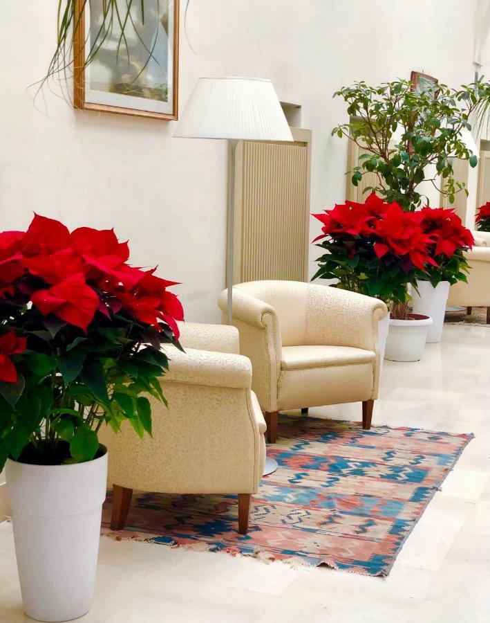 Hotel Saraceno Al Faro ตารันโต ภายนอก รูปภาพ