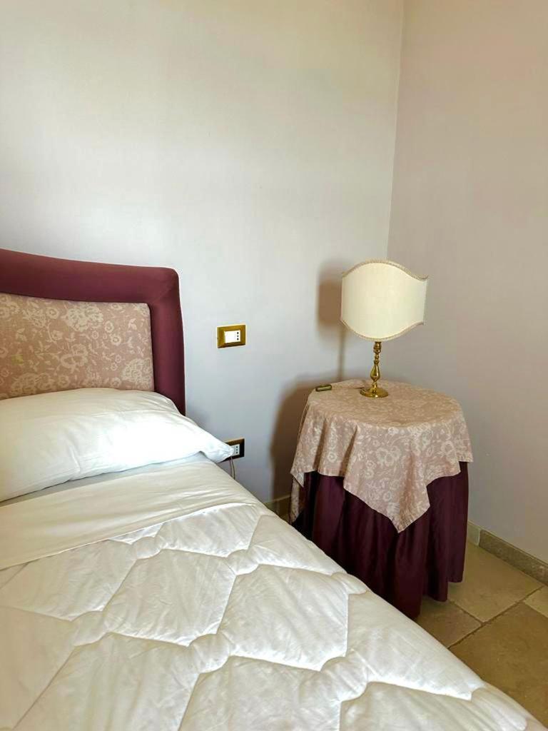 Hotel Saraceno Al Faro ตารันโต ภายนอก รูปภาพ