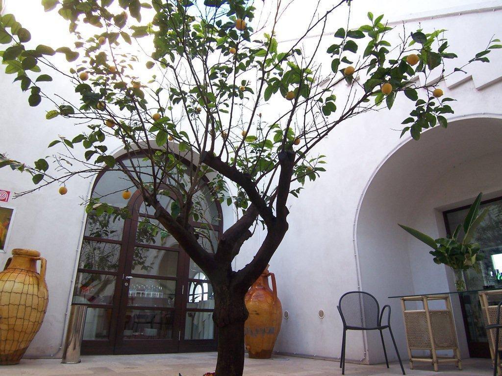 Hotel Saraceno Al Faro ตารันโต ภายนอก รูปภาพ