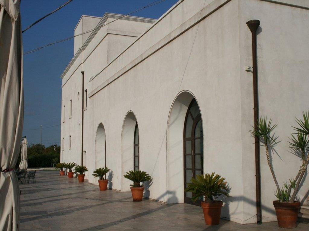 Hotel Saraceno Al Faro ตารันโต ภายนอก รูปภาพ