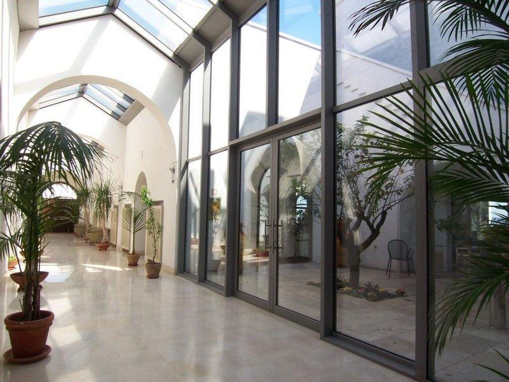 Hotel Saraceno Al Faro ตารันโต ภายนอก รูปภาพ